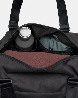 Black-Sustainable-Water-Resistent-Duffle-Bag