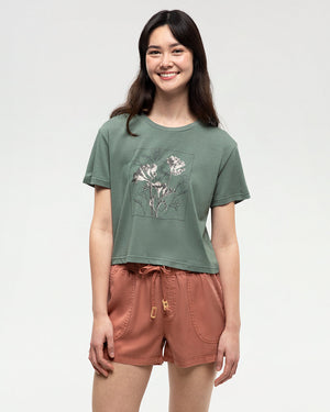 Green-Crew-Neck-Graphic-Cropped-Shortsleeve-T-Shirt